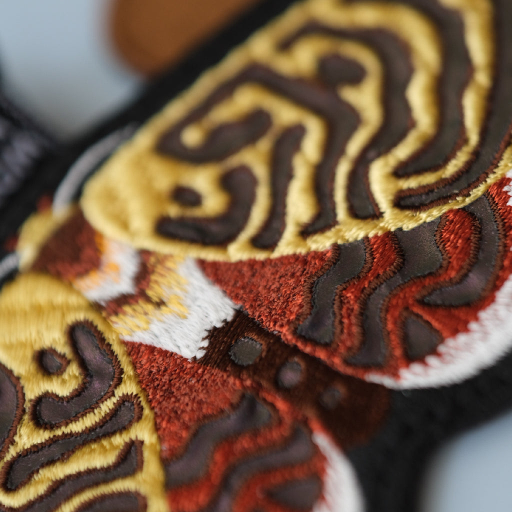 虹色に光るリフレクター「mothmoth」2号