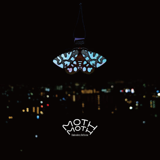 虹色に光るリフレクター「mothmoth」
